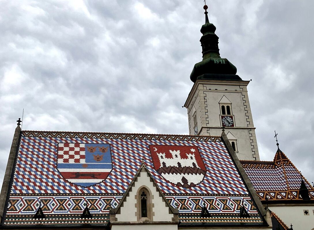 1000014686.jpg Zagreb naive art museum, roof.