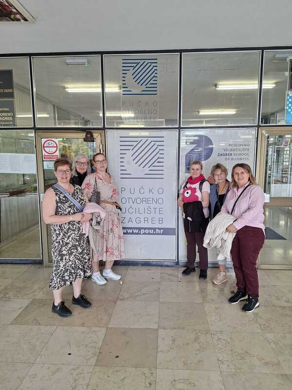 1000014731.jpg A group of women.