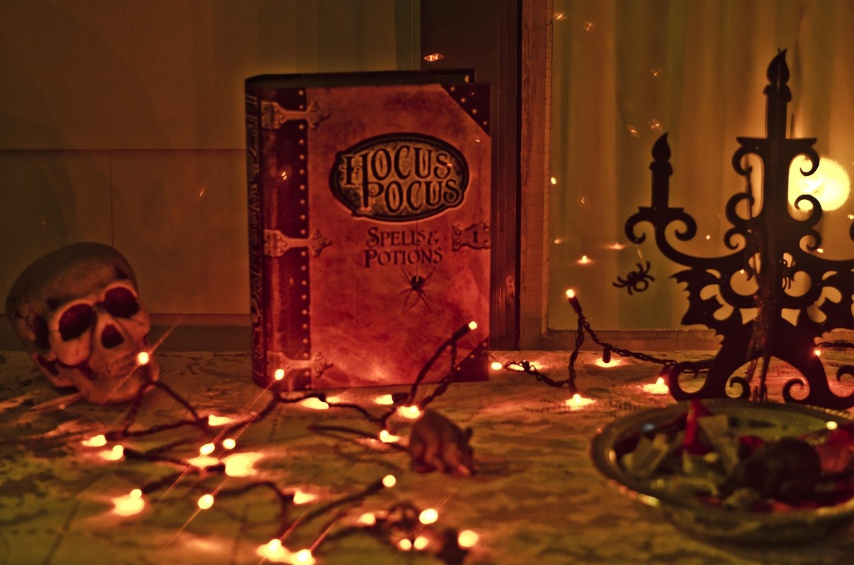 hocus-pocus-469282_1280.jpg