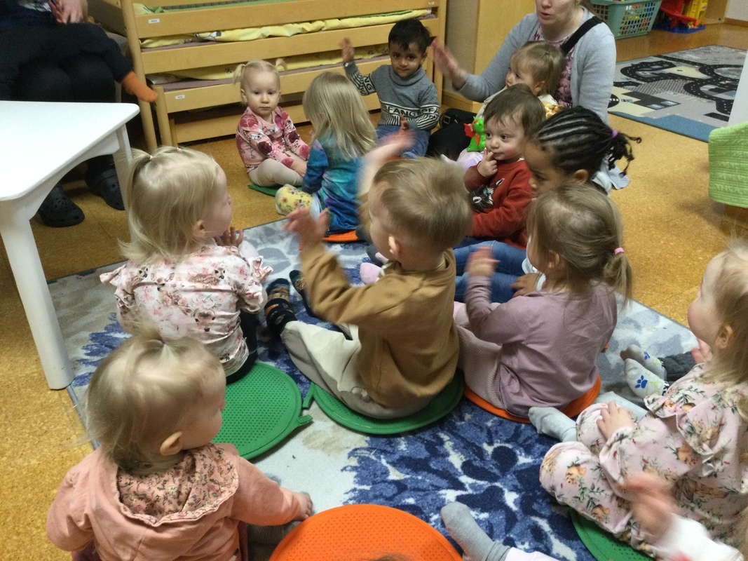 Syntymäpäivä juhlijoita