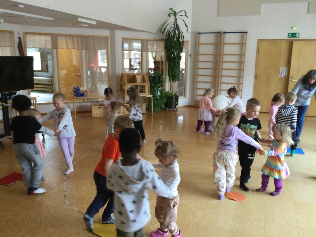 D2CCBA79-0D34-4D8A-B544-B62601CF4408.jpeg Kokotalon lauluhetki.