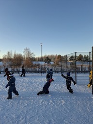 Lasten ulkoleikkejä