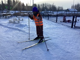 Hiihtämässä