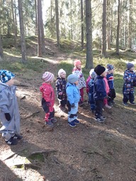 Erilaisia loruleikkejä lasten kanssa.
