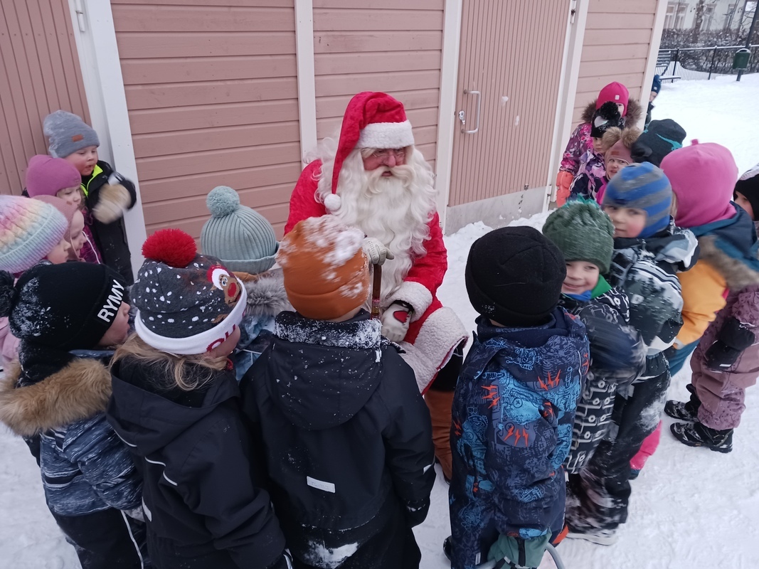 Joulupukki ja lapset