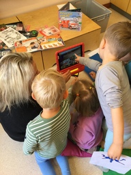 Lapset mediataitotuokiolla