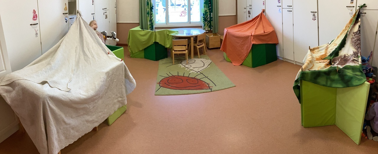 Sisällä rakennettuja majoja