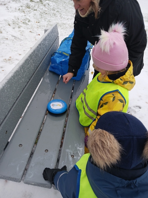 "Digiväline" painettua tuli ohje mitä piti lasten tehdä.