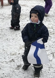 Lapsten Suomen lippu viesti.
