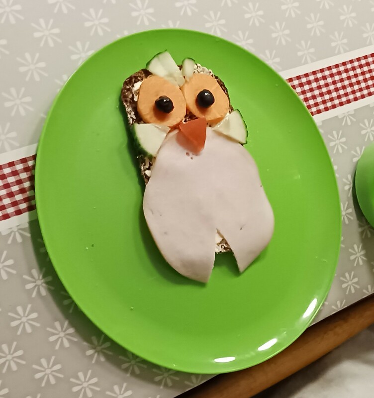 Pöllön näköinen voileipä