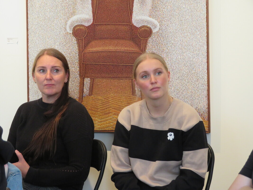 Etelä-Savon kulttuurileijonien luolassa osallistujia GalleriArissa.