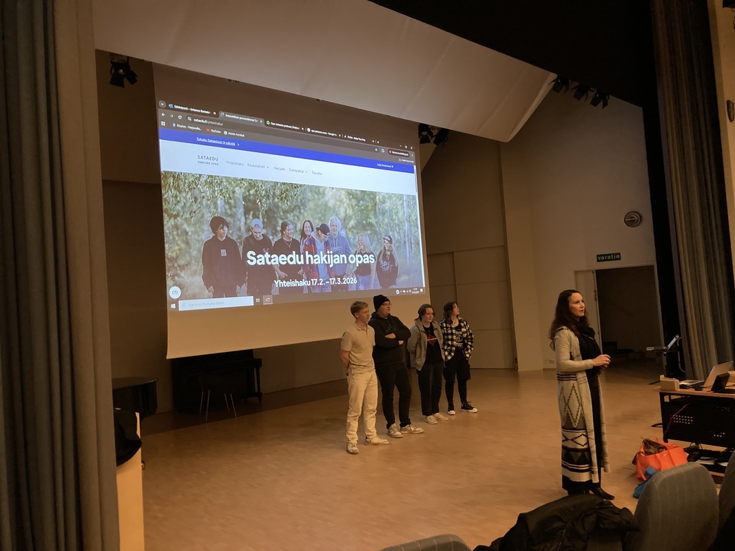 Sataedu kävi esittelemässä koulutustarjontaa yhdeksäsluokkalaisille 15.10.2025. 📚