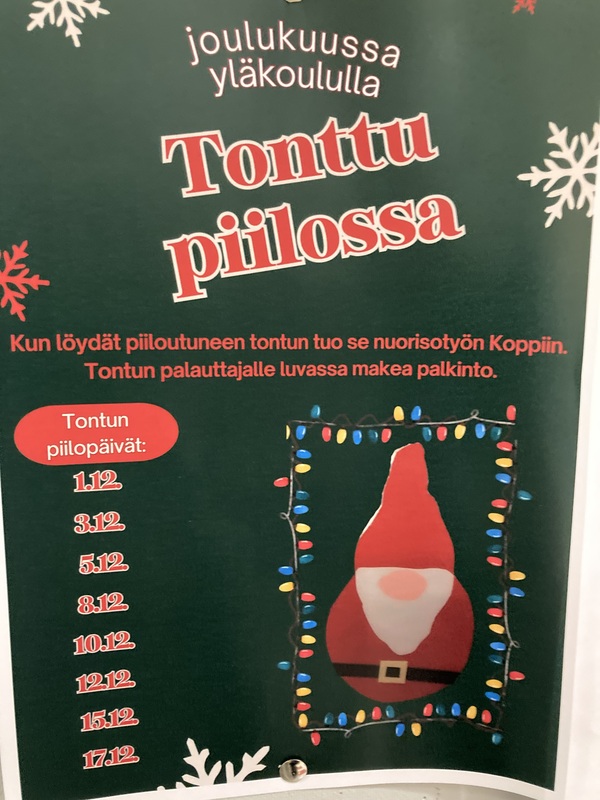 Tonttu piilossa. 🎄🎁