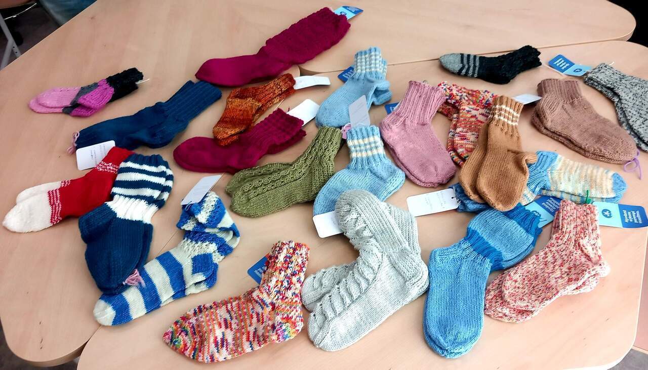 Kiitos Hammaslahden Martat! Pysyy Hammaslahden koulun kaikkien ekaluokkalaisten varpaat lämpiminä:)
