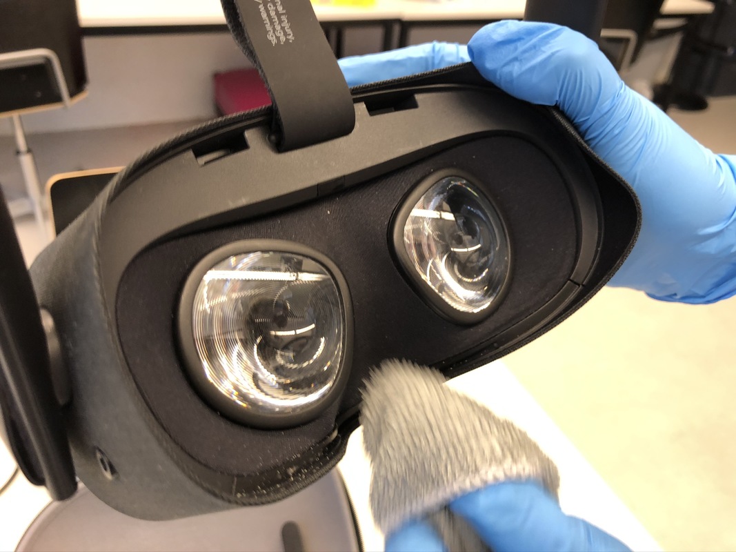 VR-lasien puhdistaminen
