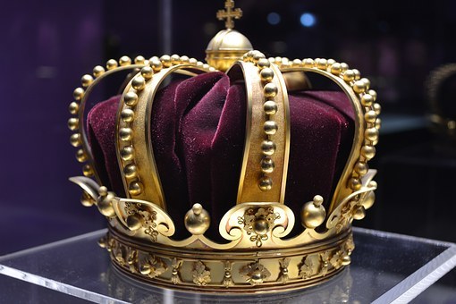 king-1304612__340.jpg
