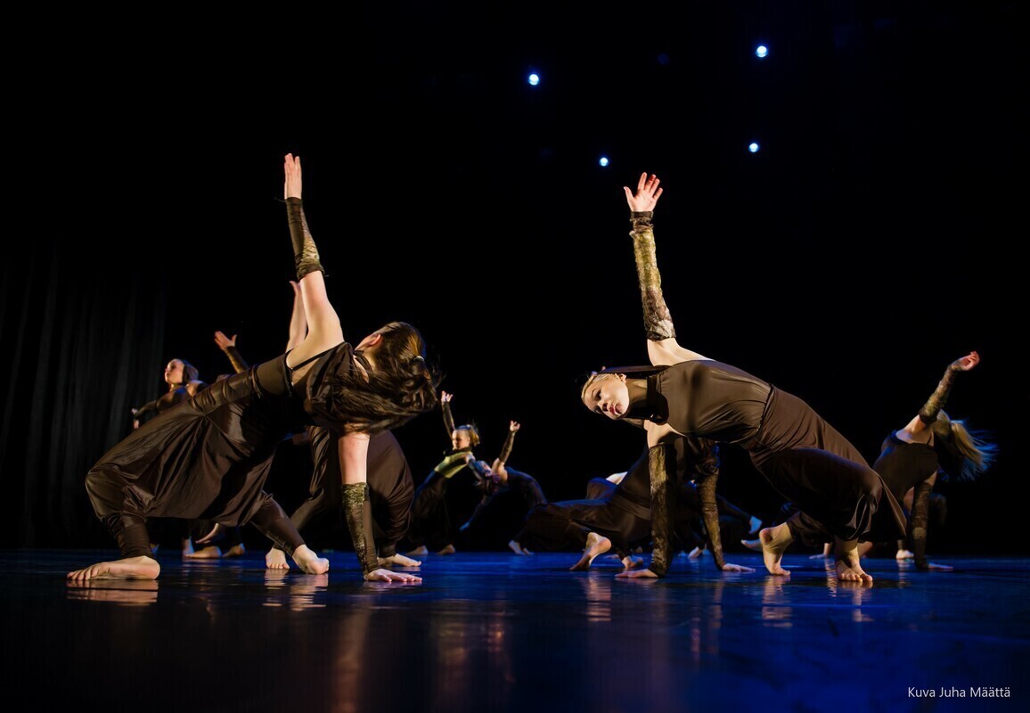 Lämpimästi tervetuloa tanssimaan liikuntadidaktiikan peruskurssille!