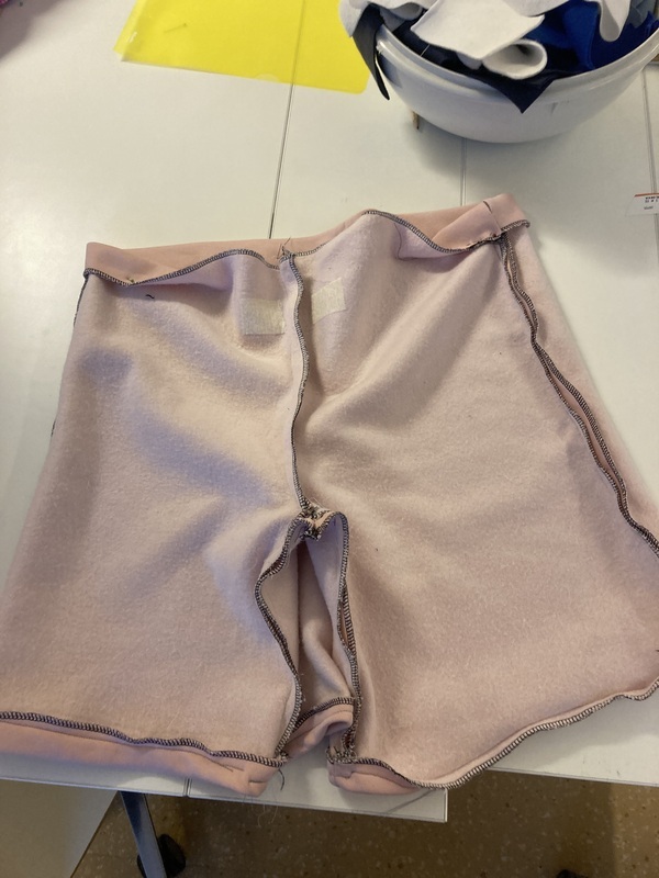 Ompelin lahkeita ja silitin