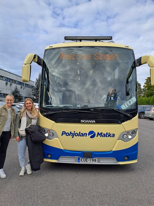 BUS3.jpg