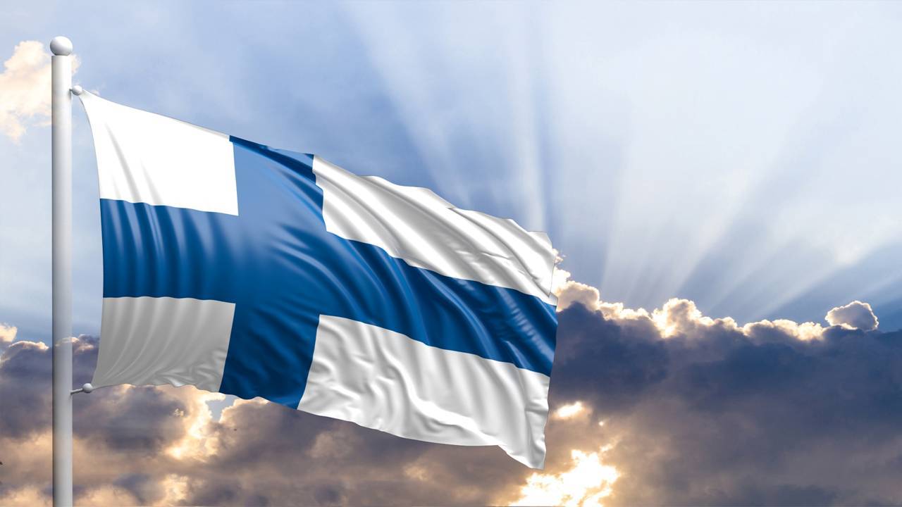 Sininen_ja_valkoinen_2018_lippu.jpg