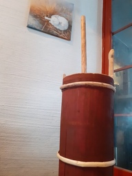 Vanha kunnostettu puukirnu