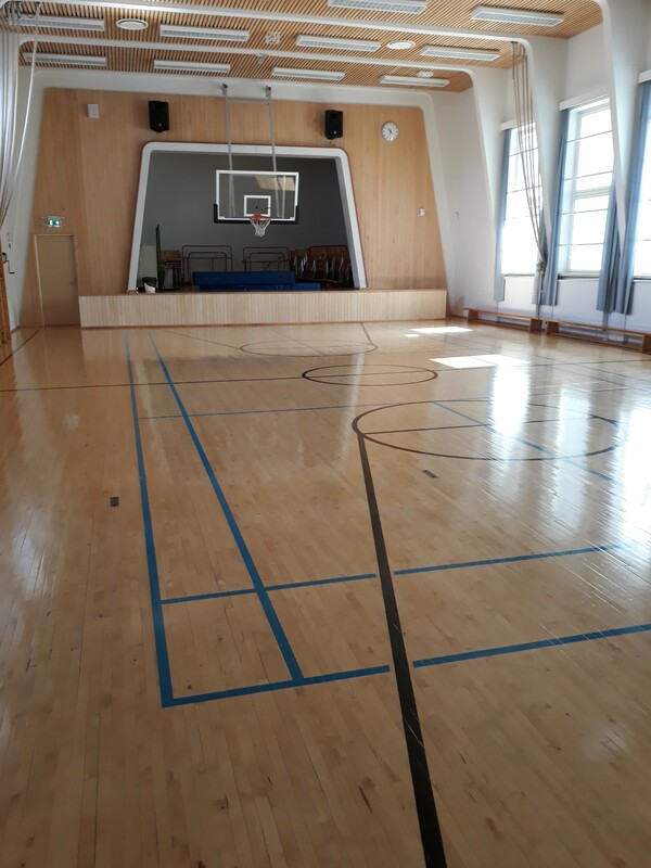 Kuva Keuruun alakoulun vanhasta salista ovelta kuvattuna