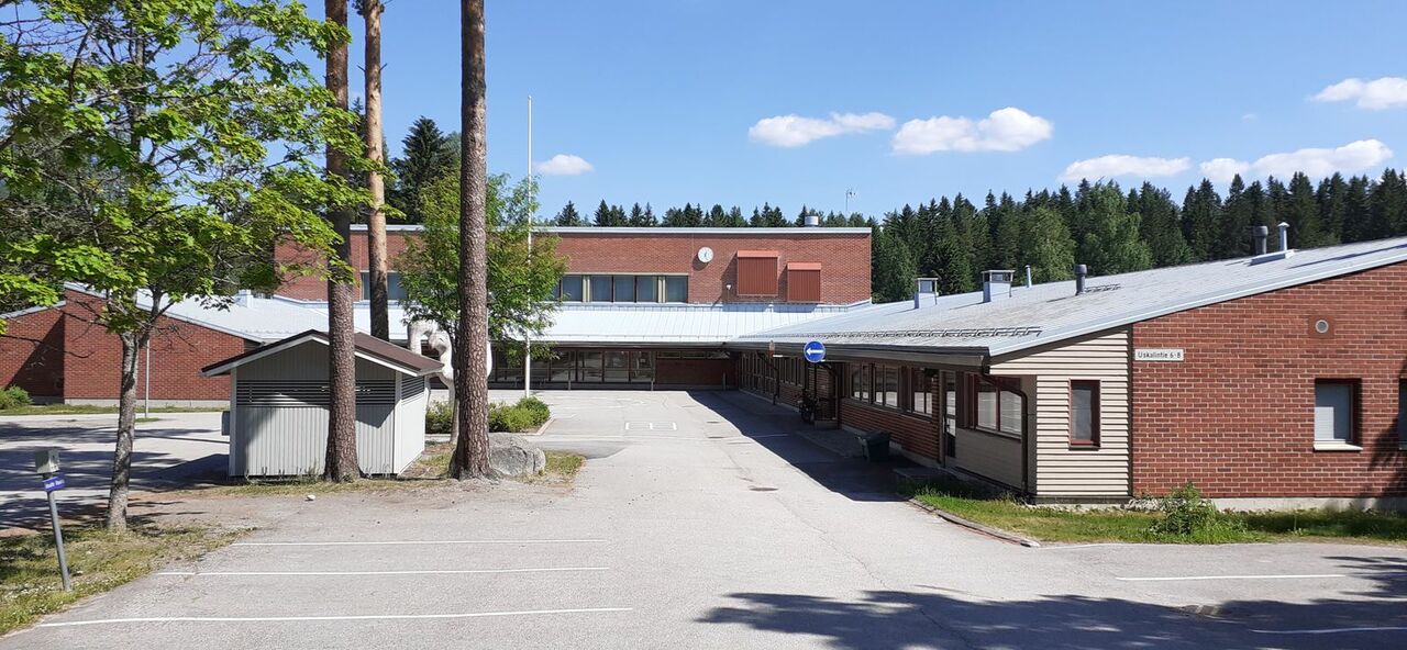 Kivelän koulu Kuva Kivelän koulusta Uskalintien suunnasta