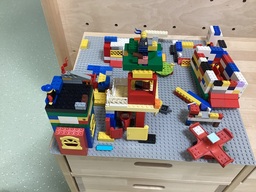 Legohuvipuisto oli pitkä rakennusprojekti 👍mukana rakentamassa ja suunnittelemass oli useampia lapsia.