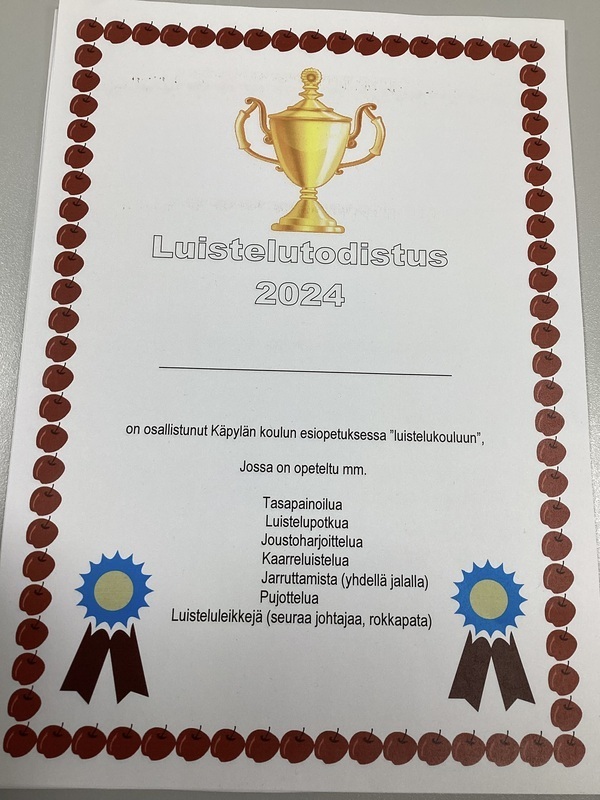 Kaikki saivat todistuksen siitä, kun olivat  käyneet luistemassa .