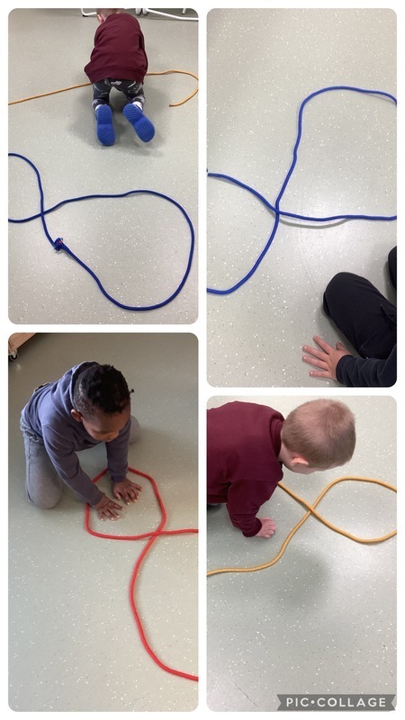 Eskarilaiset harjoittelemassa numero kahdeksaa.