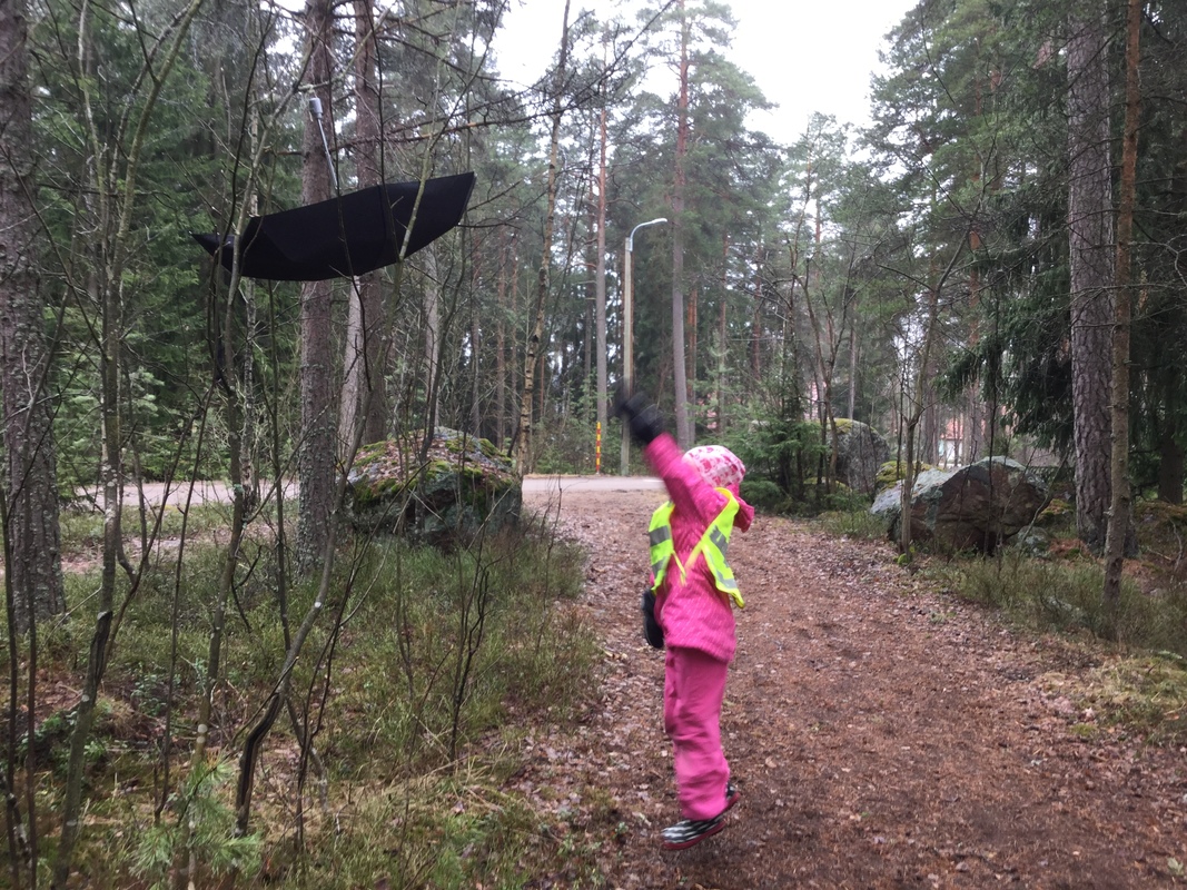 Heittoharjoituksia kävyillä