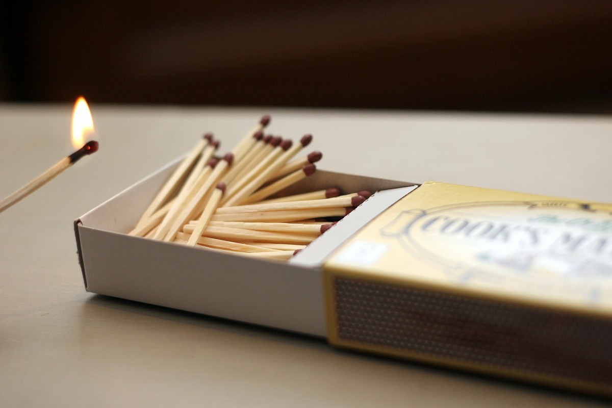 matches-596304_1280.jpg