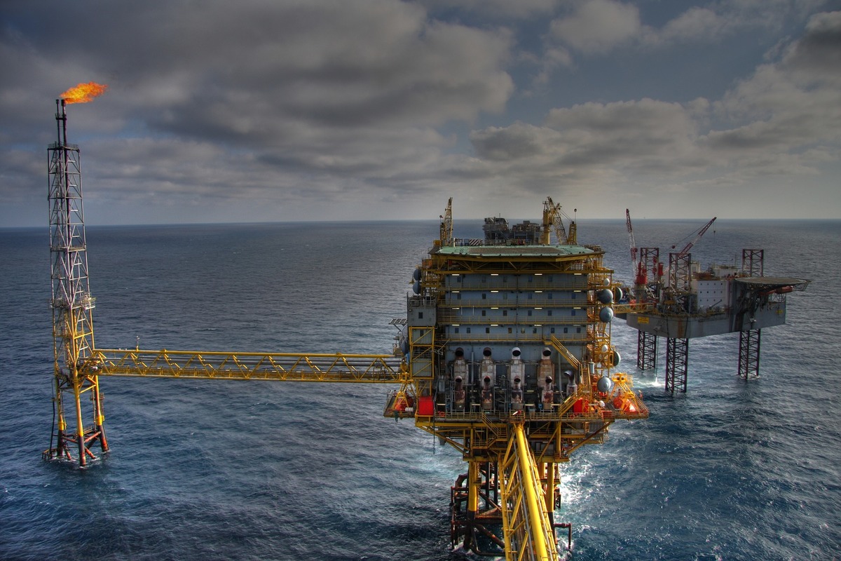 rig-2251648_1920.jpg