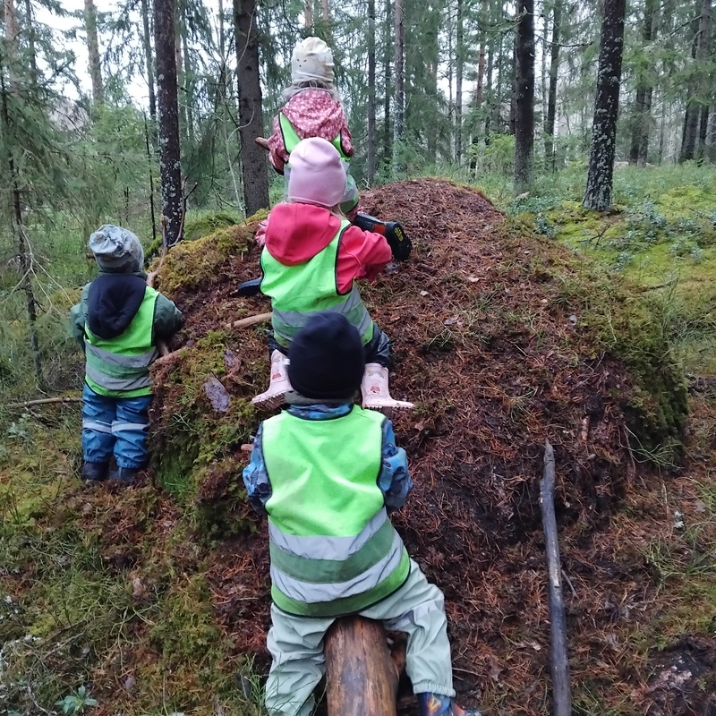 Raketilla vaikka kuuhun