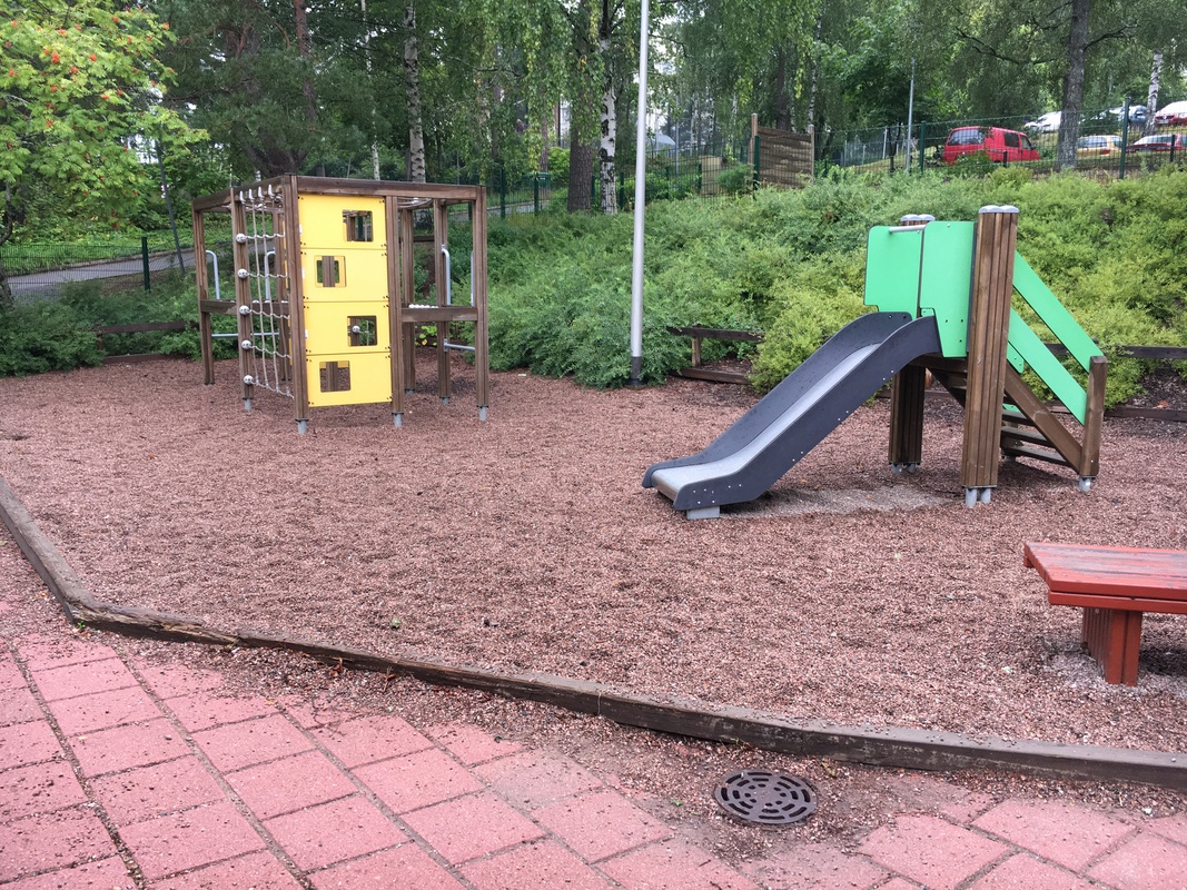 Koulurinteen koulun välituntipiha
