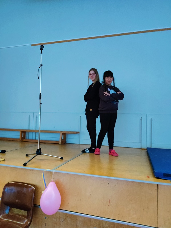 Kuvassa talentkilpailijoita