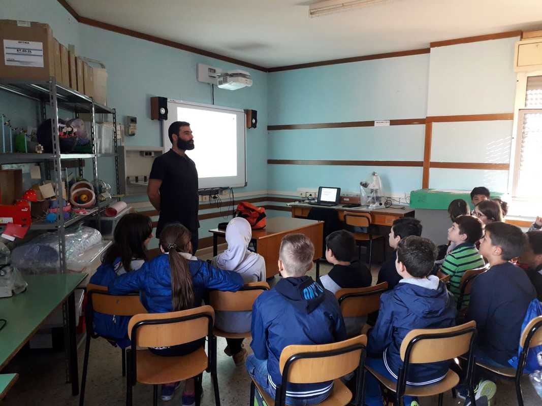 1G class taking part to the  AMA (municipal environment company) PROJECT
