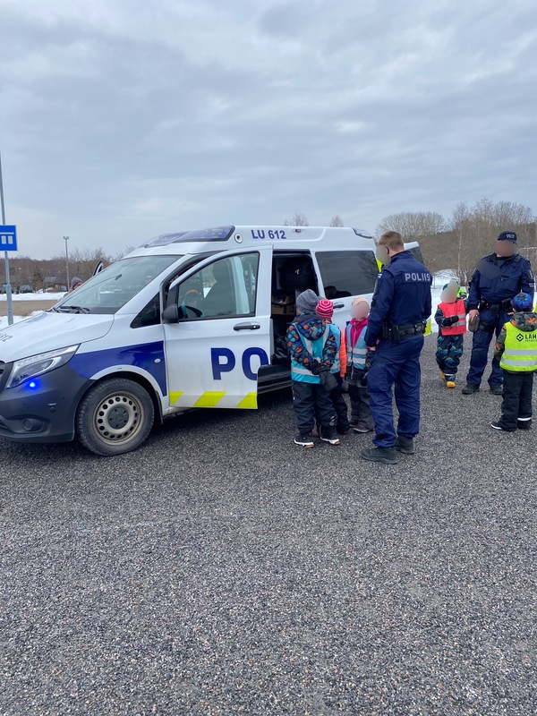 Poliisit.