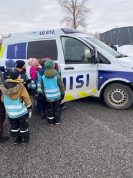 Poliisit.