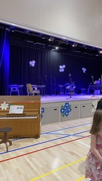 Koulun avajaisjuhla.