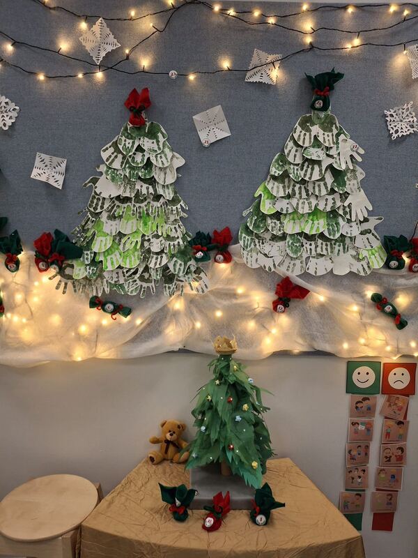 Joulukuusemme ja -kalenterimme ovat valmiita. 12.2024