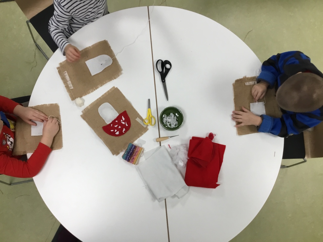 Käsitöitä, kärpässieniä.