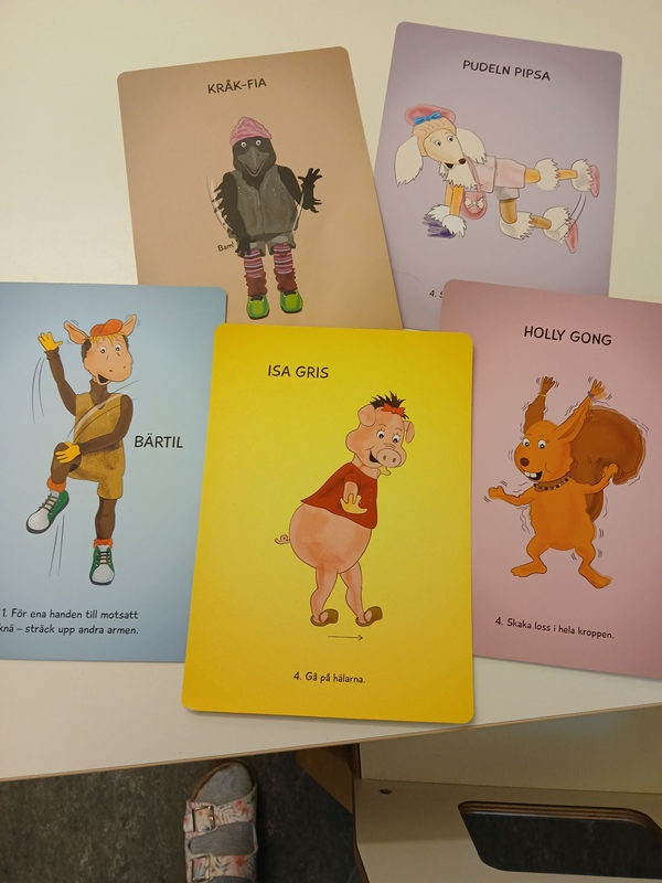 Bl.a Hoppa på- jumppa hade vi på fredagen