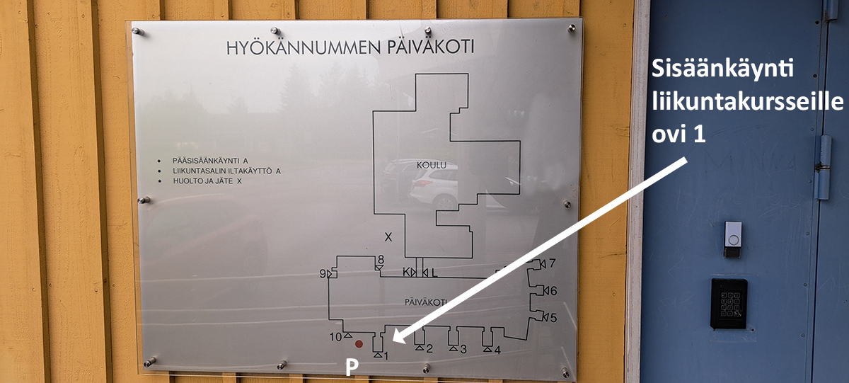 Kuvassa Hyökännummen päiväkodin opaskyltti.