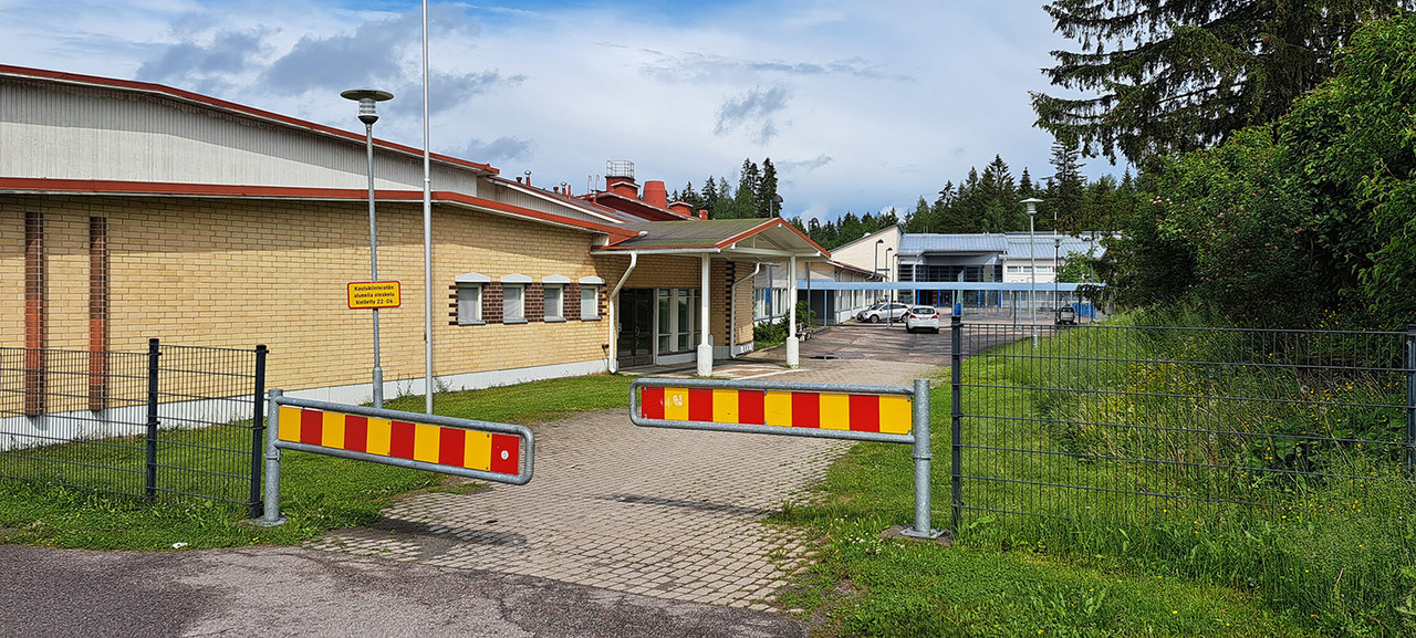 Pornaisten Yhtenäiskoulu, yleiskuva Kirkkotien suunnalta