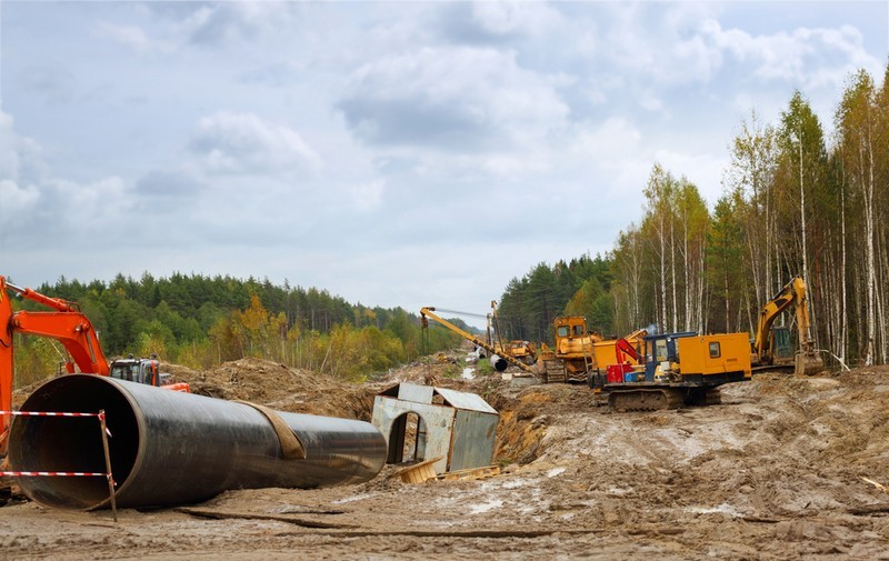 Venäjän talouden perusta on suuret energia- ja raaka-ainevarat. Maakaasua tuodaan Siperiasta länteen putkia pitkin.