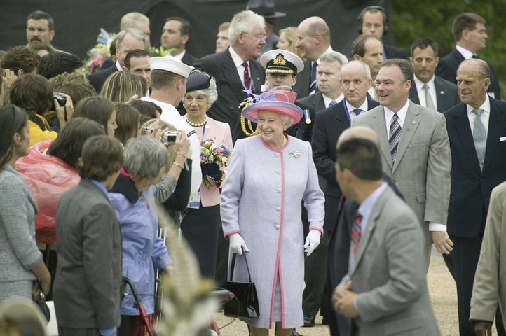 Kunigatar Elisabeth II on Britannian ja Brittiläiseen Kansainyhteisöön kuuluvien valtioiden (esimerkiksi Kanadan ja Australian) muodollinen hallitsija.