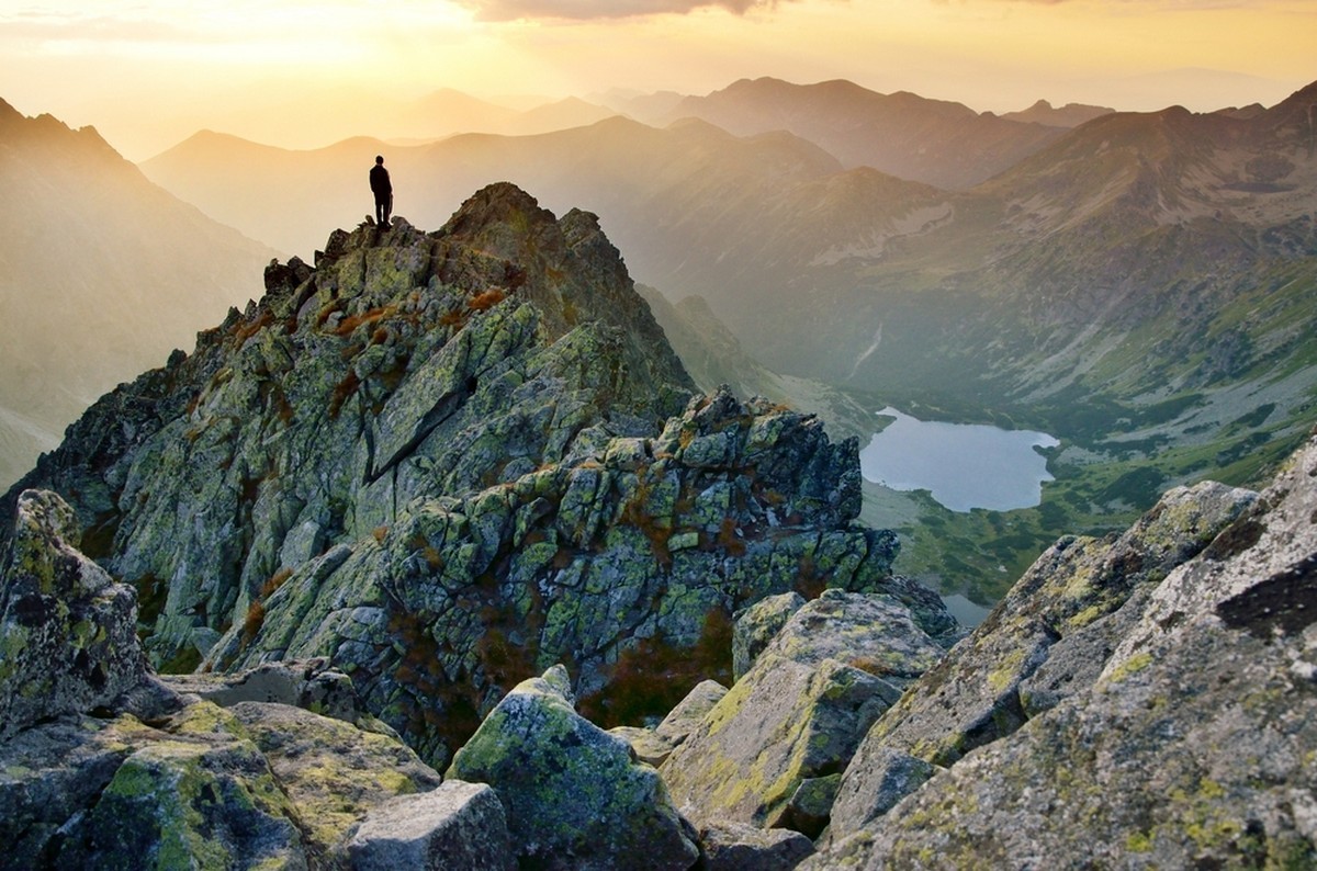 Vuoristot ovat syntyneet mannerlaattojen liikkeiden seurauksena. Slovakia.