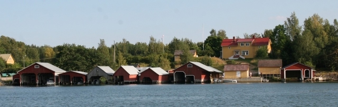 Perinteisiä venevajoja Houtskärissa Turun saaristossa.