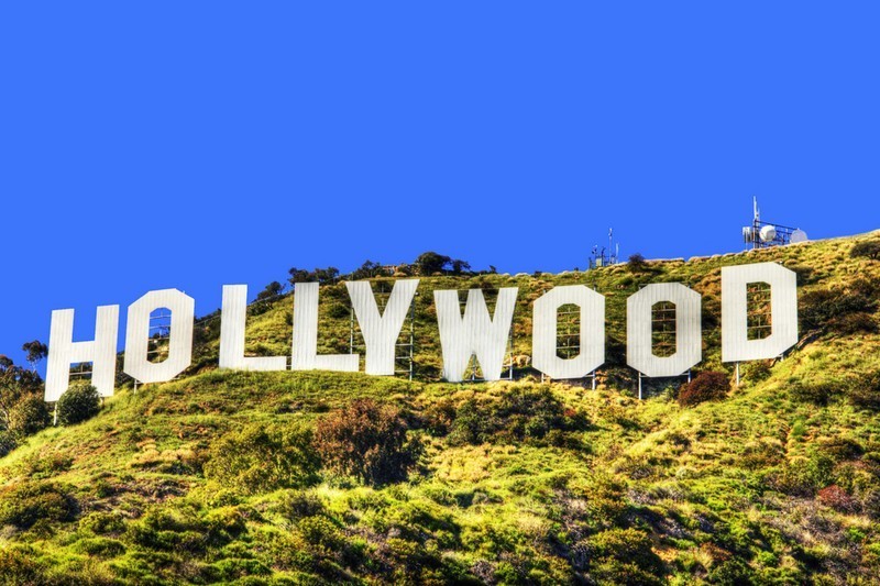 Yhdysvaltalainen viihdeteollisuus on vaikuttanut monen maan kulttuureihin. Hollywood on maailman johtava elokuvakeskus Kaliforniassa.